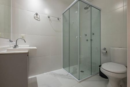 Banheiro de kitnet/studio para alugar com 1 quarto, 24m² em Perdizes, São Paulo