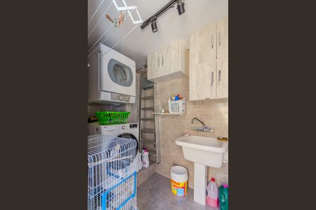 Casa à venda com 200m², 3 quartos e 4 vagas Casa à venda com 200m², 3 quartos e 4 vagasÁrea de Serviço