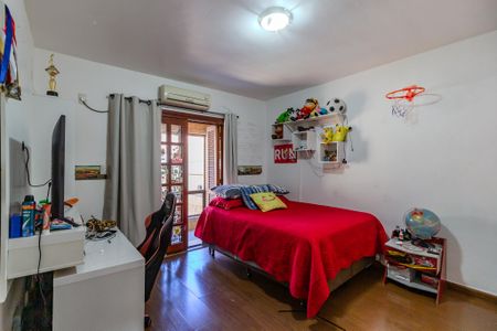 Casa à venda com 200m², 3 quartos e 4 vagas Casa à venda com 200m², 3 quartos e 4 vagasQuarto 2