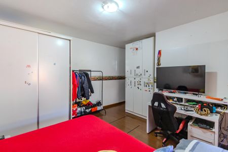 Casa à venda com 200m², 3 quartos e 4 vagas Casa à venda com 200m², 3 quartos e 4 vagasQuarto 2