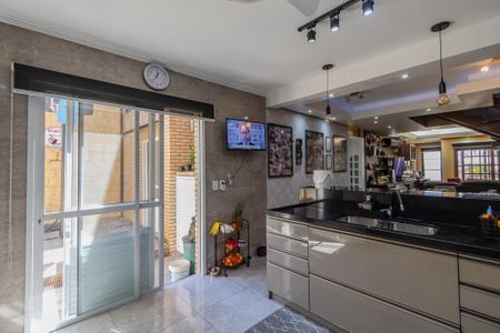 Casa à venda com 200m², 3 quartos e 4 vagas Casa à venda com 200m², 3 quartos e 4 vagasCozinha