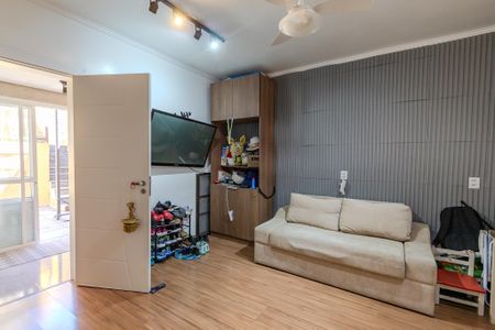 Casa à venda com 200m², 3 quartos e 4 vagas Casa à venda com 200m², 3 quartos e 4 vagasQuarto de Serviço