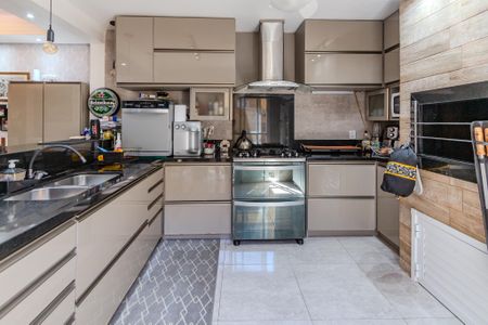 Casa à venda com 200m², 3 quartos e 4 vagas Casa à venda com 200m², 3 quartos e 4 vagasCozinha