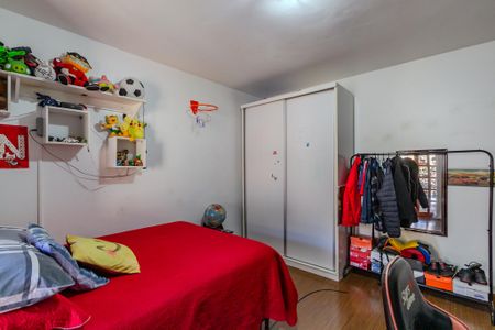 Casa à venda com 200m², 3 quartos e 4 vagas Casa à venda com 200m², 3 quartos e 4 vagasQuarto 2