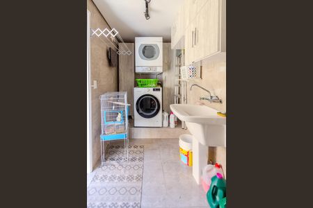 Casa à venda com 200m², 3 quartos e 4 vagas Casa à venda com 200m², 3 quartos e 4 vagasÁrea de Serviço