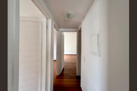 Apartamento à venda com 106m², 3 quartos e 1 vaga Apartamento à venda com 106m², 3 quartos e 1 vagaCorredor Quartos