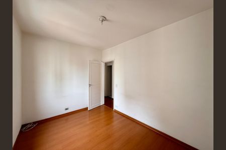 Apartamento à venda com 106m², 3 quartos e 1 vaga Apartamento à venda com 106m², 3 quartos e 1 vagaQuarto 2