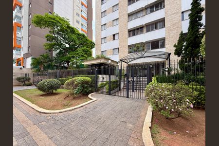 Apartamento à venda com 106m², 3 quartos e 1 vaga Apartamento à venda com 106m², 3 quartos e 1 vagaFachada