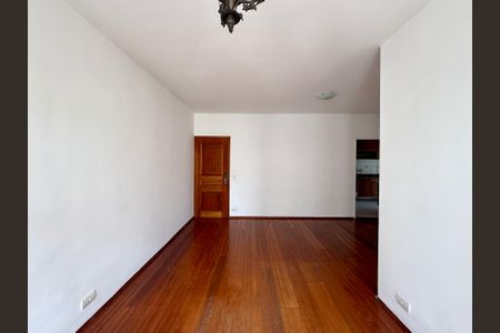 Apartamento à venda com 106m², 3 quartos e 1 vaga Apartamento à venda com 106m², 3 quartos e 1 vagaSala