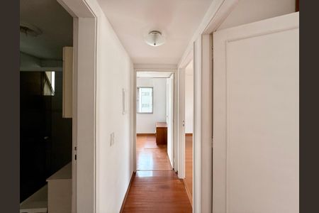 Apartamento à venda com 106m², 3 quartos e 1 vaga Apartamento à venda com 106m², 3 quartos e 1 vagaCorredor Quartos