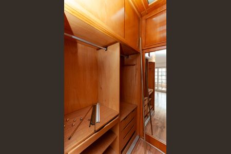 Apartamento à venda com 158m², 3 quartos e 2 vagas Apartamento à venda com 158m², 3 quartos e 2 vagasCloset da Suíte