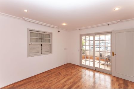 Apartamento à venda com 158m², 3 quartos e 2 vagas Apartamento à venda com 158m², 3 quartos e 2 vagasSuíte