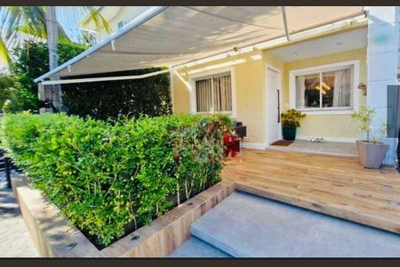 Casa à venda com 3 quartos, 140m² em Pendotiba, Niterói