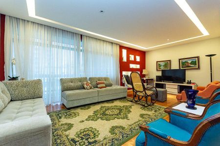 Apartamento à venda com 3 quartos, 220m² em Icaraí, Niterói