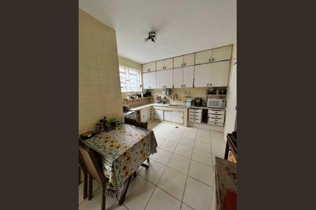 Casa de condomínio à venda com 308m², 3 quartos e 1 vaga