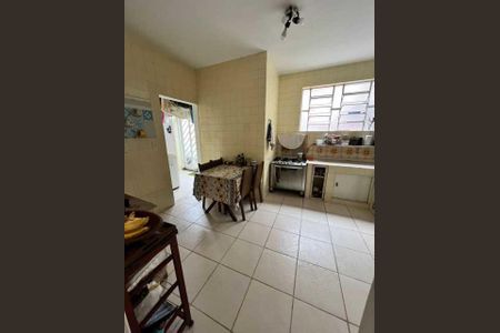 Casa de condomínio à venda com 308m², 3 quartos e 1 vaga