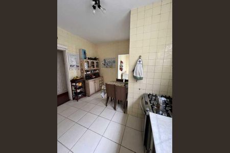 Casa de condomínio à venda com 308m², 3 quartos e 1 vaga