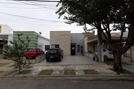Casa de condomínio para alugar com 139m², 3 quartos e 2 vagasFachada
