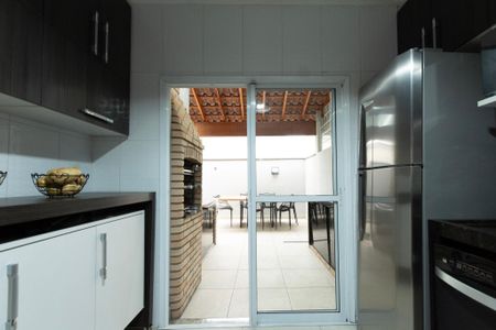 Casa de condomínio para alugar com 139m², 3 quartos e 2 vagasCozinha