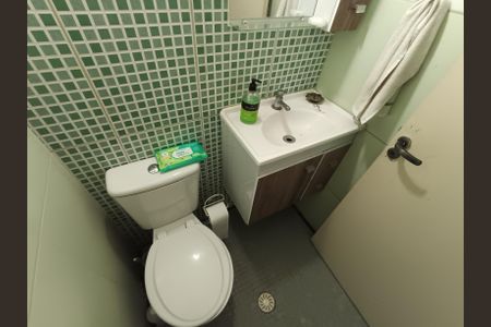 Casa à venda com 200m², 4 quartos e 3 vagas Casa à venda com 200m², 4 quartos e 3 vagasLavabo