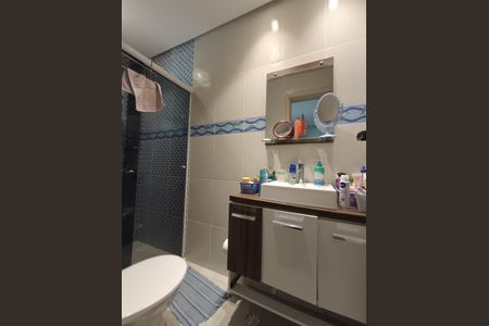 Casa à venda com 200m², 4 quartos e 3 vagas Casa à venda com 200m², 4 quartos e 3 vagasBanheiro Suite