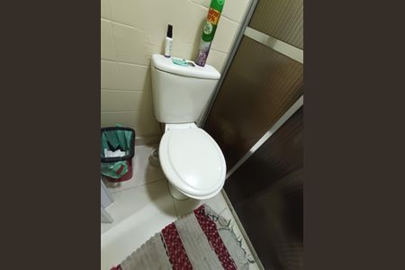 Casa à venda com 200m², 4 quartos e 3 vagas Casa à venda com 200m², 4 quartos e 3 vagasBanheiro Edícula