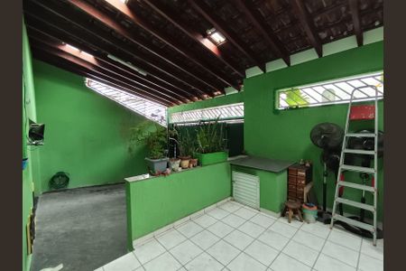 Casa à venda com 200m², 4 quartos e 3 vagas Casa à venda com 200m², 4 quartos e 3 vagasGaragem