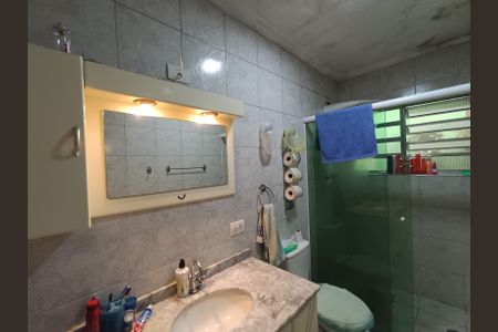 Casa à venda com 200m², 4 quartos e 3 vagas Casa à venda com 200m², 4 quartos e 3 vagasBanheiro Social