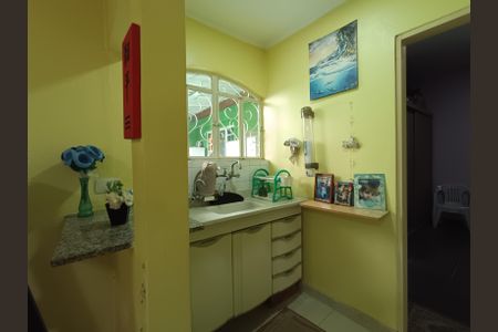 Casa à venda com 200m², 4 quartos e 3 vagas Casa à venda com 200m², 4 quartos e 3 vagasCozinha Edícula