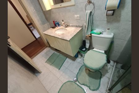 Casa à venda com 200m², 4 quartos e 3 vagas Casa à venda com 200m², 4 quartos e 3 vagasBanheiro Social