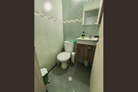 Casa à venda com 200m², 4 quartos e 3 vagas Casa à venda com 200m², 4 quartos e 3 vagasLavabo