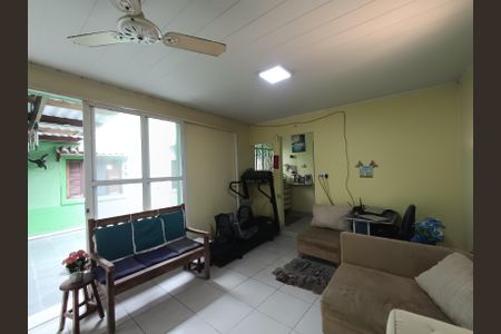 Casa à venda com 200m², 4 quartos e 3 vagas Casa à venda com 200m², 4 quartos e 3 vagasSala Edícula