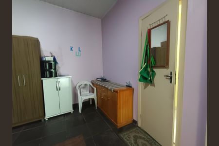 Casa à venda com 200m², 4 quartos e 3 vagas Casa à venda com 200m², 4 quartos e 3 vagasQuarto Edícula