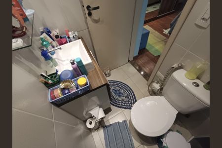 Casa à venda com 200m², 4 quartos e 3 vagas Casa à venda com 200m², 4 quartos e 3 vagasBanheiro Suite