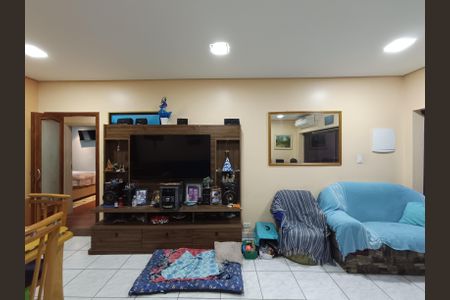 Casa à venda com 200m², 4 quartos e 3 vagas Casa à venda com 200m², 4 quartos e 3 vagasSala