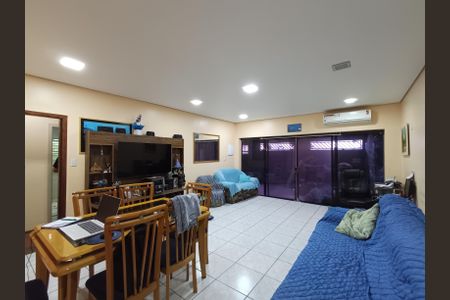 Sala de casa à venda com 4 quartos, 200m² em Vila da Saúde, São Paulo