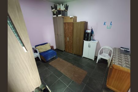 Casa à venda com 200m², 4 quartos e 3 vagas Casa à venda com 200m², 4 quartos e 3 vagasQuarto Edícula