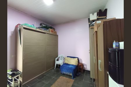 Casa à venda com 200m², 4 quartos e 3 vagas Casa à venda com 200m², 4 quartos e 3 vagasQuarto Edícula