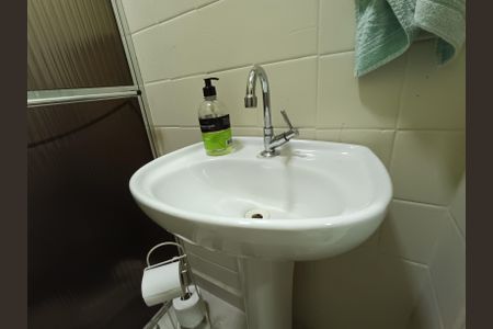 Casa à venda com 200m², 4 quartos e 3 vagas Casa à venda com 200m², 4 quartos e 3 vagasBanheiro Edícula