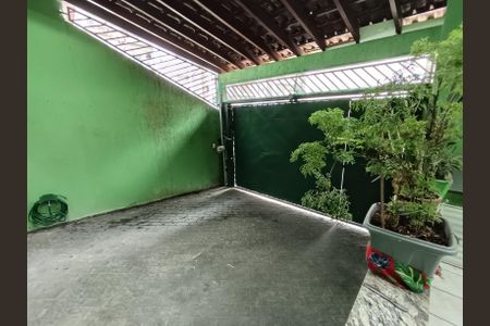 Casa à venda com 200m², 4 quartos e 3 vagas Casa à venda com 200m², 4 quartos e 3 vagasGaragem