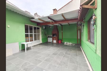 Casa à venda com 200m², 4 quartos e 3 vagas Casa à venda com 200m², 4 quartos e 3 vagasÁrea Externa