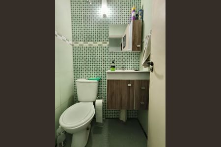 Casa à venda com 200m², 4 quartos e 3 vagas Casa à venda com 200m², 4 quartos e 3 vagasLavabo