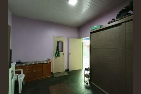 Casa à venda com 200m², 4 quartos e 3 vagas Casa à venda com 200m², 4 quartos e 3 vagasQuarto Edícula