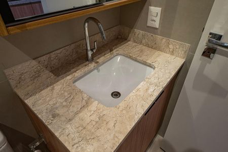 Studio para alugar com 25m², 1 quarto e sem vaga Studio para alugar com 25m², 1 quarto e sem vagaBanheiro Social