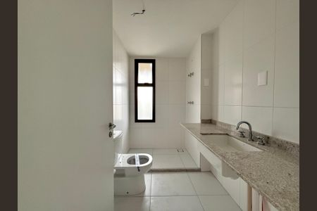 Apartamento à venda com 213m², 4 quartos e 3 vagasBanheiro Suíte 4