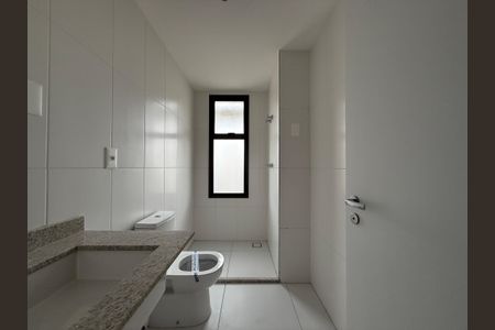 Apartamento à venda com 213m², 4 quartos e 3 vagasBanheiro Suíte 1