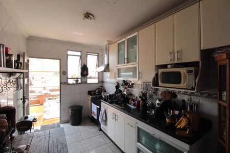 Casa à venda com 375m², 3 quartos e 3 vagasCozinha