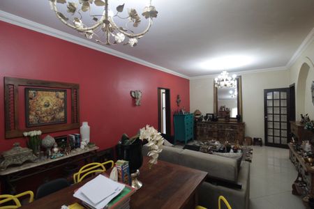 Casa à venda com 375m², 3 quartos e 3 vagasSala