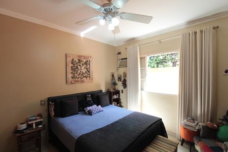 Casa à venda com 375m², 3 quartos e 3 vagasSuite