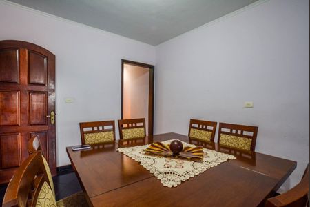 Casa à venda com 220m², 3 quartos e 2 vagas Casa à venda com 220m², 3 quartos e 2 vagasCopa